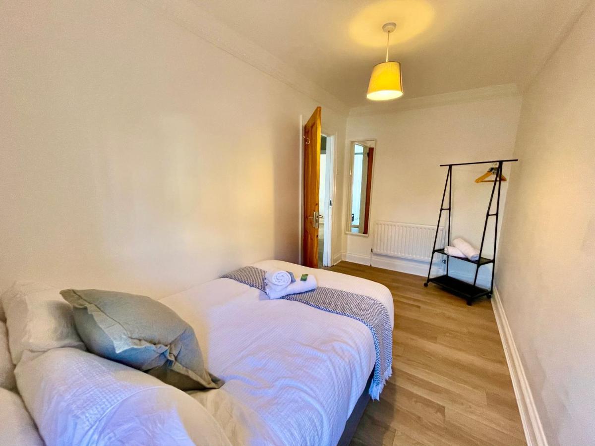 Huge Serviced Apartment With Free Parking Jesmond Экстерьер фото