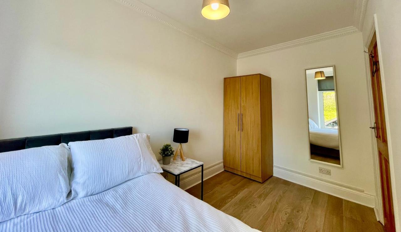 Huge Serviced Apartment With Free Parking Jesmond Экстерьер фото