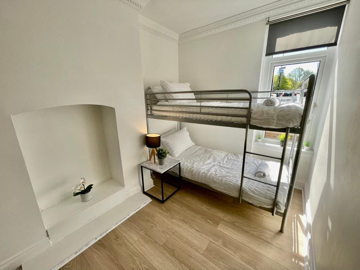 Huge Serviced Apartment With Free Parking Jesmond Экстерьер фото